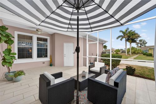 5515 Golden Isles Dr, APOLLO BEACH, FL, 33572-3366 | Card Image