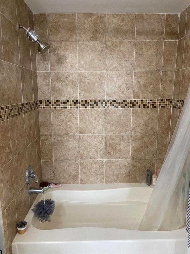 APT-512 - 616 Clearwater Park Rd, Condo with 2 bedrooms, 2 bathrooms and null parking in West Palm Beach FL | Image 18