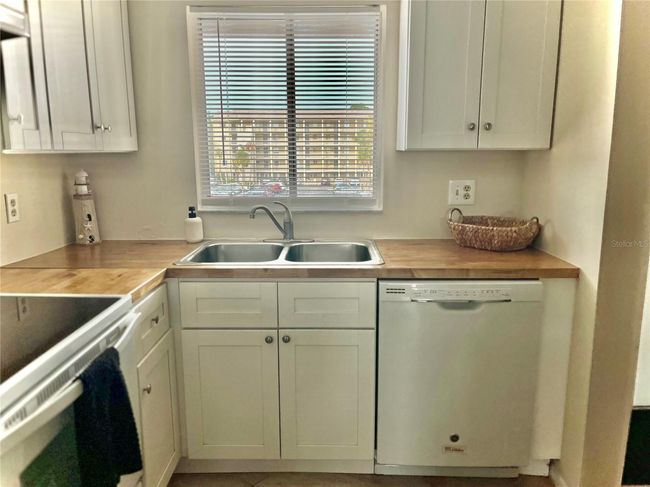 K327 - 3672 Lake Bayshore Dr, Condo with 2 bedrooms, 1 bathrooms and null parking in BRADENTON FL | Image 21