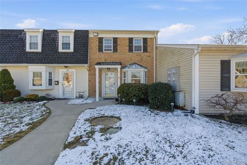 170 Harbor S, Amityville, NY, 11701-3817 | Card Image