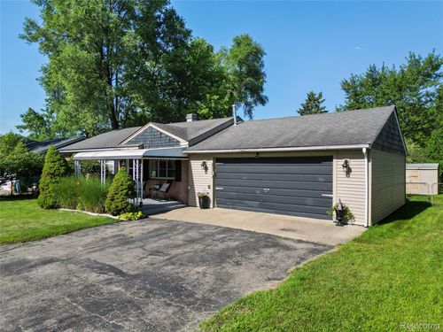 3557 Frankman Ave, Waterford Twp, MI, 48329-2140 | Card Image