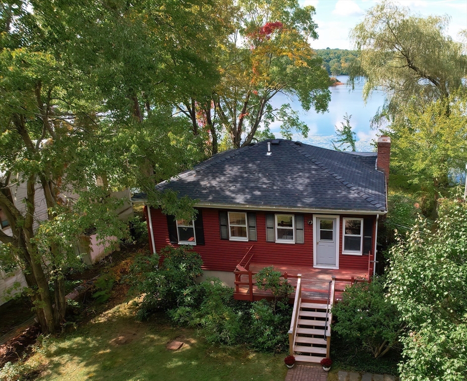 Lakeshore Dr, Holliston, MA 01746
