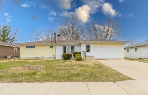 1108 S State St, Fairmont, MN, 56031-4414 | Card Image