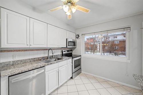 apt-36-810 Blooming Grove Tpke, New Windsor, NY, 12553-8106 | Card Image