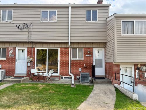 29248 Manchester St, Westland, MI, 48185-1889 | Card Image
