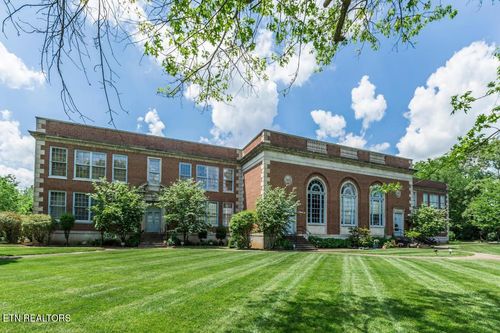 305-523 N Bertrand St, Knoxville, TN, 37917-6800 | Card Image