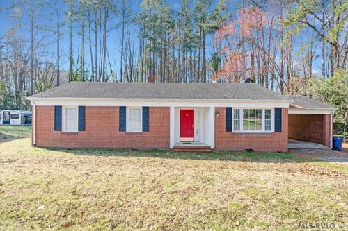 401 W High St, South Hill, VA, 23970-1621 | Card Image