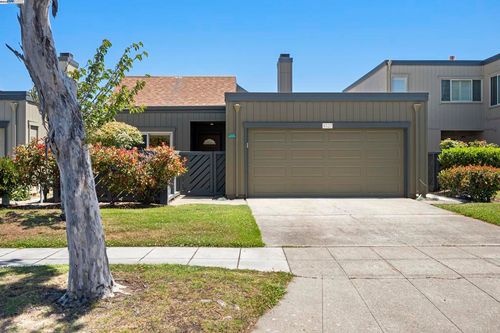 3527 Magnolia Dr, Alameda, CA, 94502-7007 | Card Image