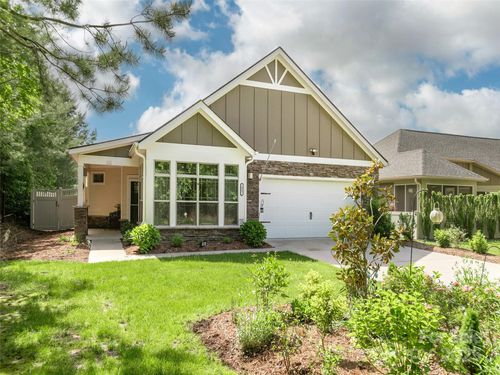 51 Honeycrisp Ct, Flat Rock, NC, 28731-0990 | Card Image