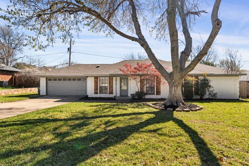 2912 Robindale Ln, Grapevine, TX, 76051-2626 | Card Image