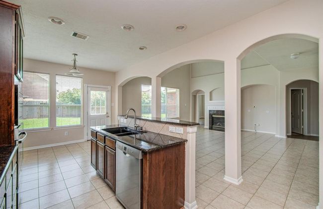 3410 Walden Creek Ln, House other with 3 bedrooms, 3 bathrooms and 2 parking in Pearland TX | Image 16