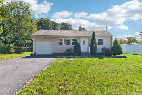 4 Patton St, Brentwood, NY, 11717-3311 | Card Image