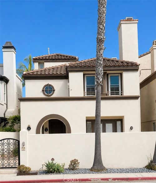 518 Goldenwest St, Huntington Beach, CA, 92648-2639 | Card Image
