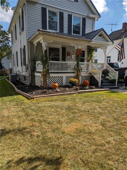 18 Bennett Ave, Oakfield, NY, 14125-1102 | Card Image