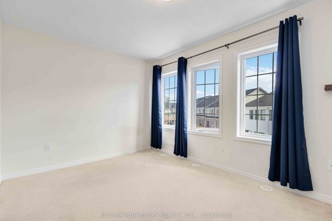100 - 2674 Magdalen Path, Condo with 4 bedrooms, 3 bathrooms and 1 parking in Oshawa ON | Image 12