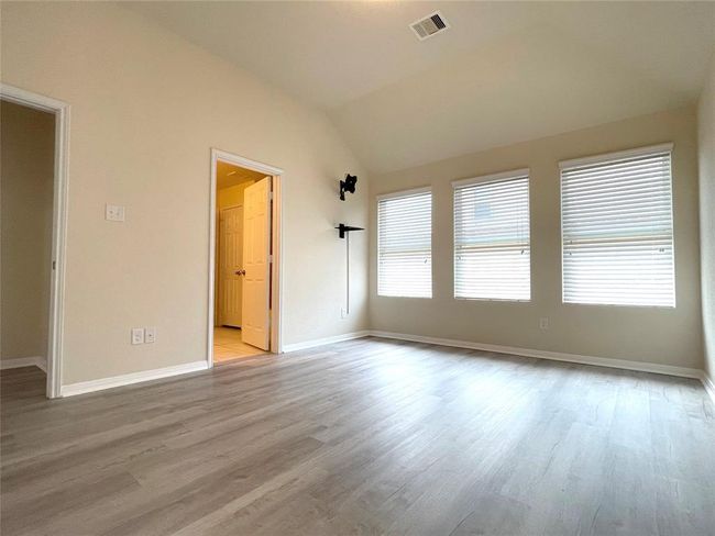 Master Bedroom | Image 18