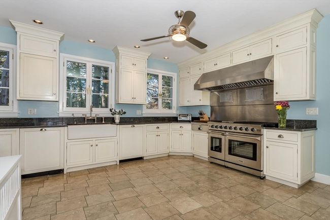 204 Ridge St, House other with 6 bedrooms, 4 bathrooms and 12 parking in Millis MA | Image 10
