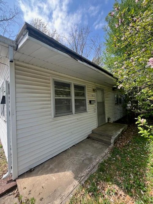 927 S Weaver Ave, Springfield, MO, 65806-2849 | Card Image