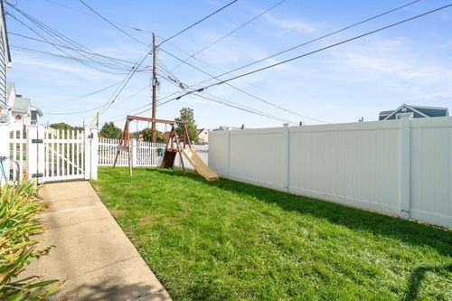 340 Marsan Dr, Carlstadt, NJ, 07072-1743 | Card Image