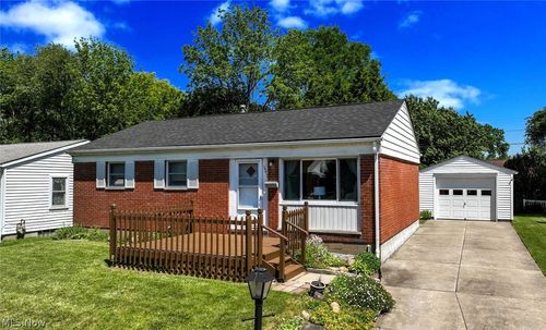 2217 40th St Ne, Canton, OH, 44705-2827 | Card Image