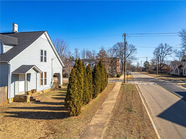 501 Nw C St, House other with 5 bedrooms, 3 bathrooms and null parking in Bentonville AR | Image 11