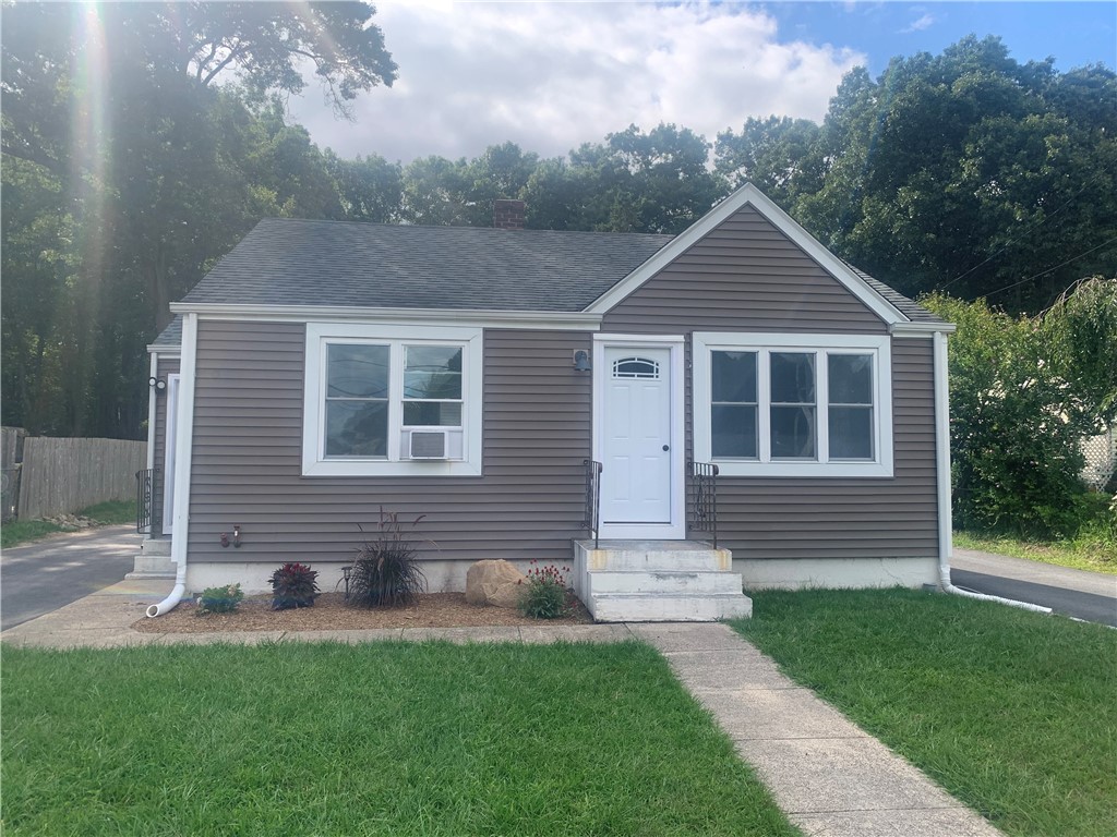 Knotty Oak Rd, Coventry, RI 02816
