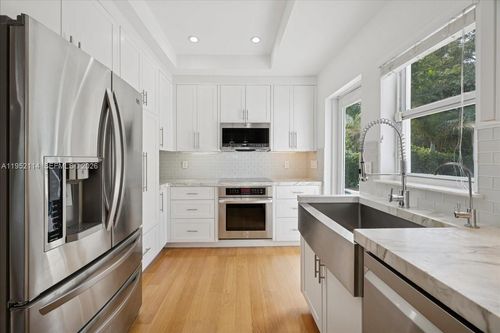 2910 Calusa St, Coconut Grove, FL, 33133-3905 | Card Image