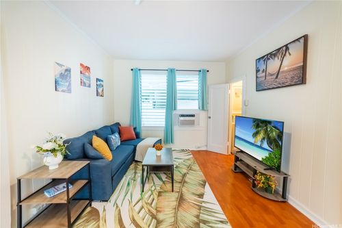 303 Wai Nani Way, Honolulu, HI, 96815-3954 | Card Image