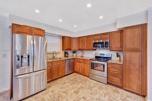 45 Se 14th St, Dania Beach, FL, 33004-4332 | Card Image