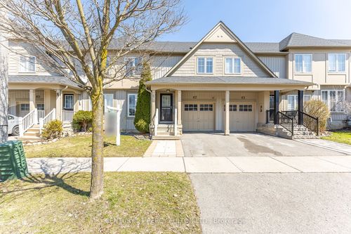 47 Harrongate Place, Whitby, ON, L1R3E4 | Card Image