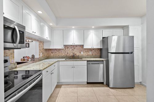 112-140 Lake Nancy Ln, West Palm Beach, FL, 33411-9228 | Card Image