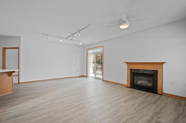 1118 Crystal Pl W, Townhouse with 2 bedrooms, 2 bathrooms and null parking in Chaska MN | Image 7