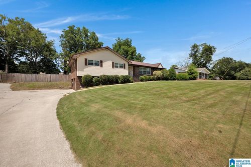 204 Ardella Cir, GARDENDALE, AL, 35071-2735 | Card Image