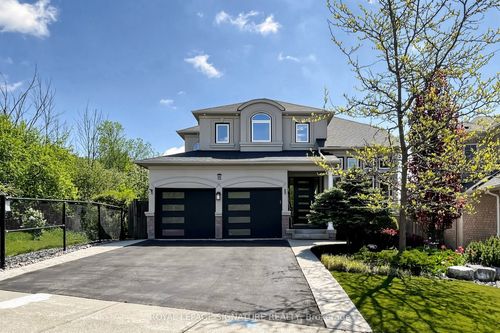 15 Evans Ridge, Bolton, ON, L7E2Z2 | Card Image
