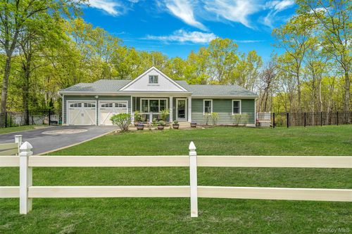 14 Belvoir Court, Brookhaven, NY, 11788 | Card Image