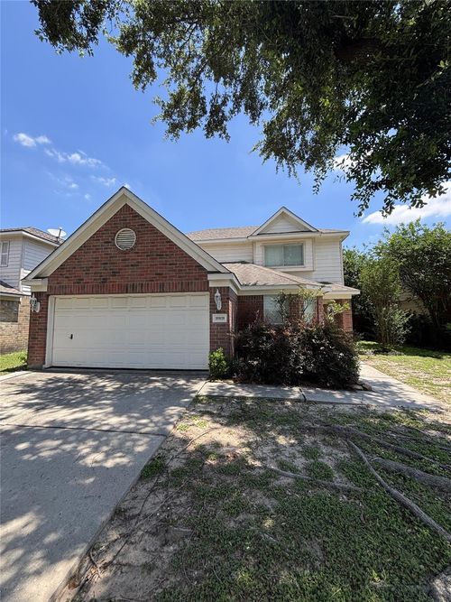 10818 Meadow Walk Ln, Houston, TX, 77067-3784 | Card Image
