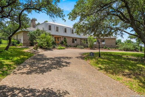 110 W Sierra Cir, San Marcos, TX, 78666-2521 | Card Image