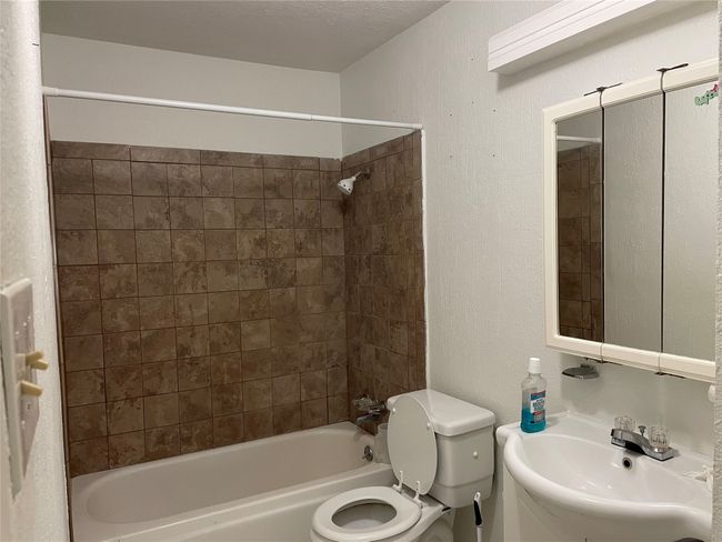 2706 Treeview Dr, House other with 3 bedrooms, 2 bathrooms and null parking in Arlington TX | Image 13
