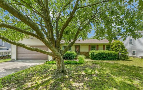 2207 Aspen Dr, Champaign, IL, 61821-6274 | Card Image