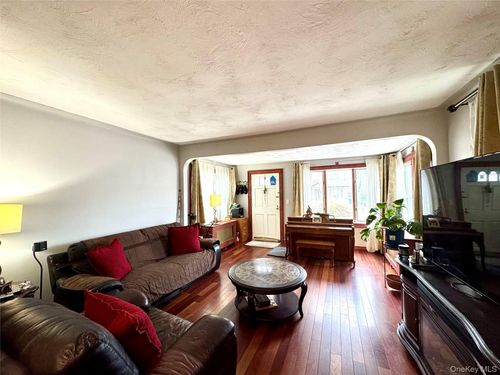 88-30 215th Pl, Queens Village, NY, 11427-2421 | Card Image