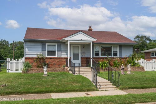 128 Bellevue Ave, MOUNT EPHRAIM, NJ, 08059-2002 | Card Image