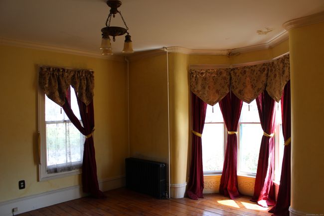 107 Whiting St, Home with 0 bedrooms, 2 bathrooms and null parking in Plainville CT | Image 16