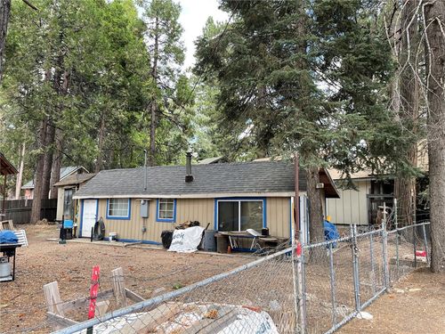 2631 Secret Dr, Running Springs, CA, 92382-7406 | Card Image
