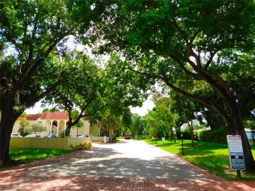 apt-827-128 S Cypress Rd, Pompano Beach, FL, 33060-7052 | Card Image