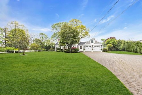 54 Middle Rd, Blue Point, NY, 11715-1923 | Card Image