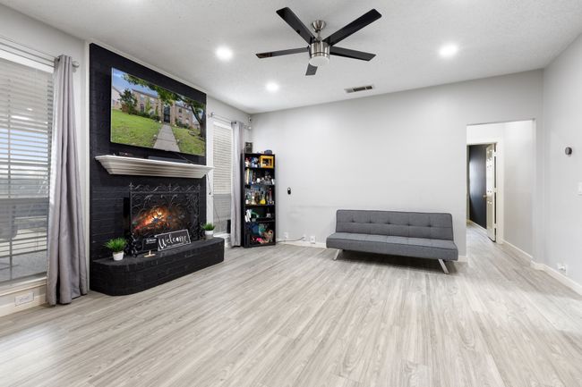 1317 Woodthorpe Dr, House other with 5 bedrooms, 3 bathrooms and null parking in Mesquite TX | Image 5