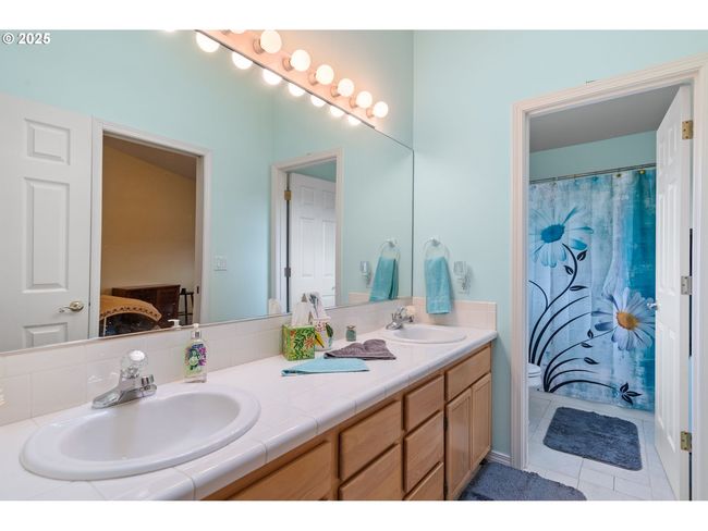 3010 Sw Phyllis Dr, House other with 4 bedrooms, 3 bathrooms and 3 parking in Gresham OR | Image 28