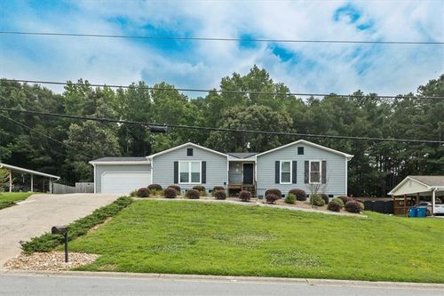 2711 Bluffton Rd, Buford, GA, 30519-6607 | Card Image
