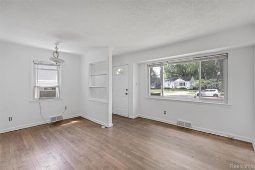 26332 Brettonwoods St, Madison Heights, MI, 48071-3553 | Card Image