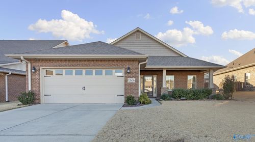 12606 Holstein Ln Sw, Huntsville, AL, 35803-3379 | Card Image